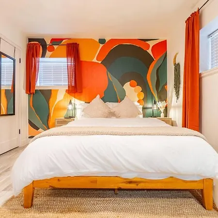 Riverside Luxe: Stylish Designer Retreat